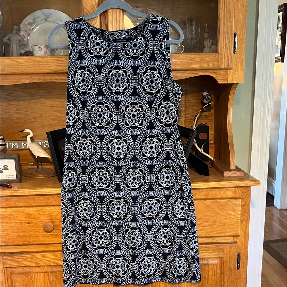 Elegant Navy  and White Patterned Dress